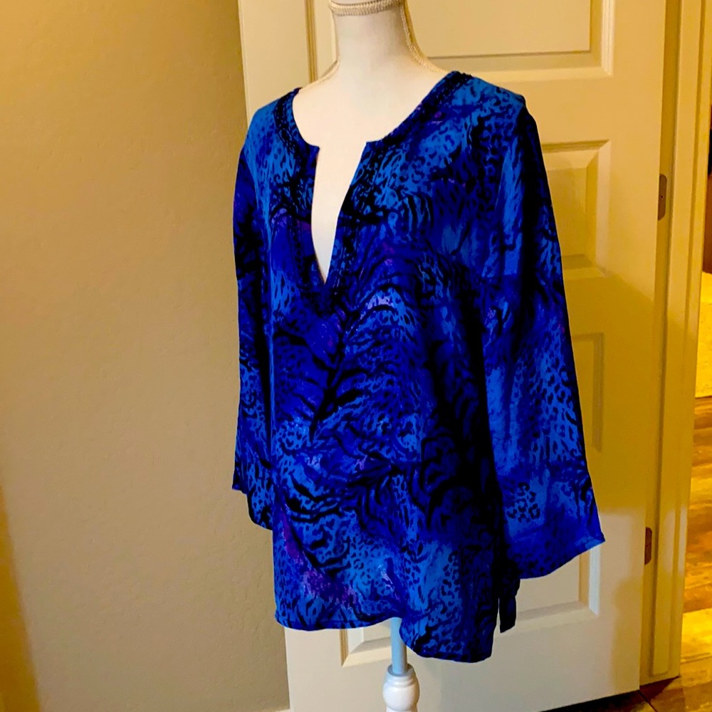 Chico’s gorgeous, royal blue,  silky tunic!
